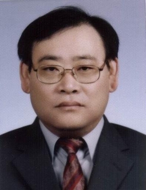 특별 기고/ 소크라테스는 투표소 앞에 서 있다
