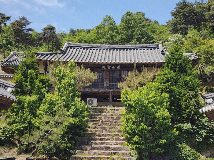 예천군 호명읍 황지리에 있는 도정서원. <장석원기자>
