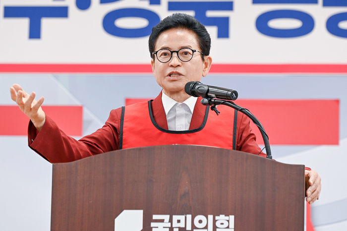 국민의힘 이철우 경북도지사 후보가 25일 대구 수성구 국민의힘 대구시당에서 대구·경북 공동비전식에 참여해 연설을 하고 있다. <이철우 후보 캠프 제공>