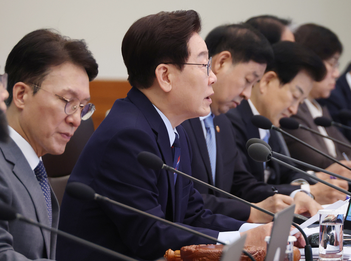 이재명 대통령이 지난 12일 청와대에서 열린 국무회의 겸 비상경제점검회의에서 발언하고 있다. 연합뉴스