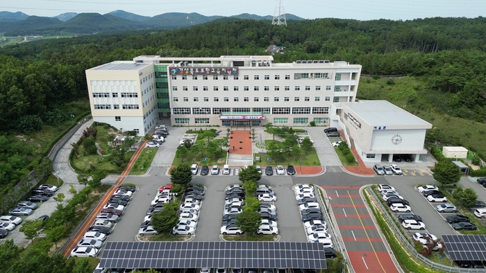 멈춰선 포항 통학버스, 대중교통 서툰 중학생들만 ‘발 동동’