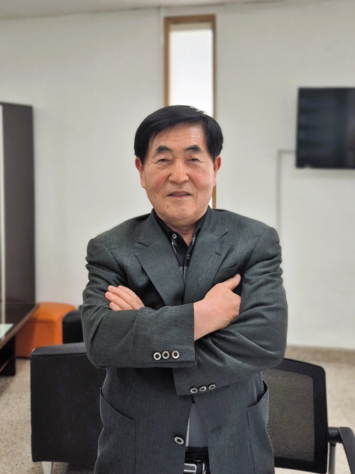 5일 오전 현곡면사무소에서 만난 이동건 경주시 현곡면 가정2리 이장. <장성재 기자>