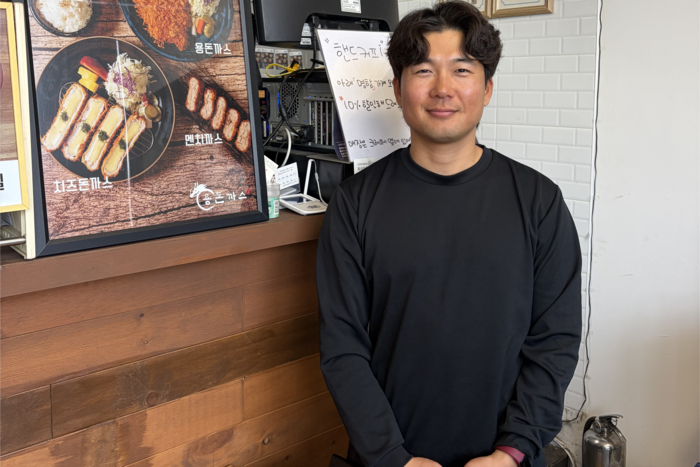 현풍도깨비시장 청년몰의 용돈까스 곽태현 대표. 교사에서 요식업 대표가 됐다. 이남영기자 lny0104@yeongnam.com