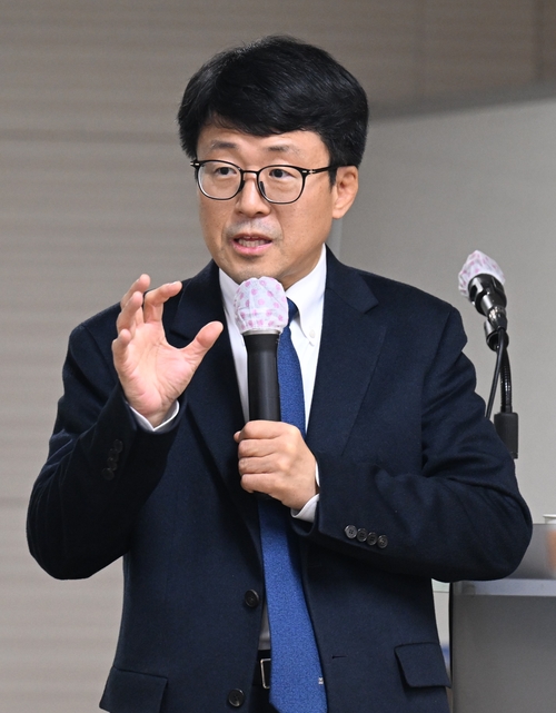유철균 경북연구원장. <영남일보 DB>