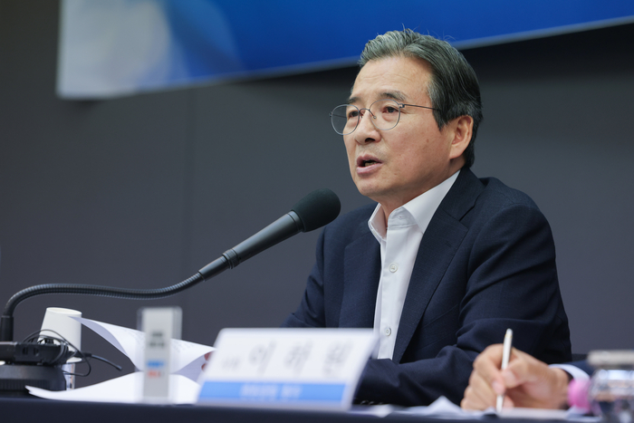 김용범 대통령비서실 정책실장이 24일 서울 중구 프레스센터에서 열린 관훈토론회에서 모두발언을 하고 있다. 연합뉴스