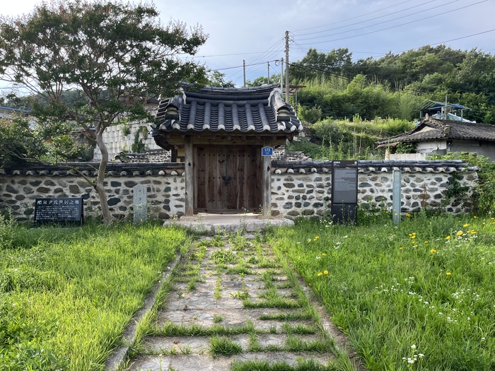 예천군 보문면 미호리에 위치한 조선 초기 대학자 별동 윤상 선생의 불천위 사당인 도유형문화재 제 293호 윤별동묘. <장석원기자>
