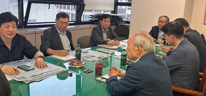 지난 1일 영남일보 6층 회의실에서 영남일보 독자위원들이 영남일보 보도에 대한 의견을 공유하고 있다. 조현희기자 hyunhee@yeongnam.com
