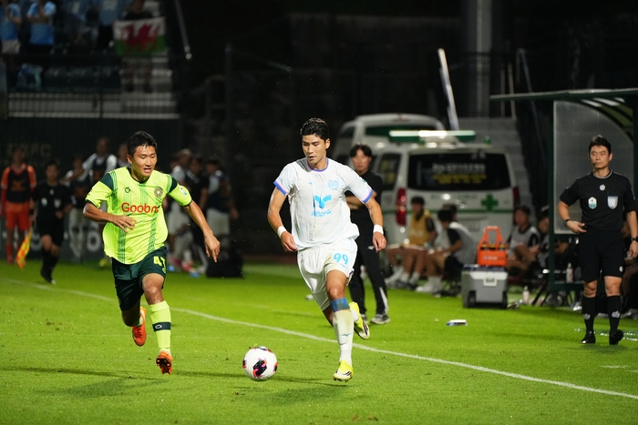 18일 김포솔터축구장에서 열린 하나은행 K리그2 2026 김포FC와의 경기에서 선제골을 터트린 대구FC 박인혁 선수. <대구FC 제공>