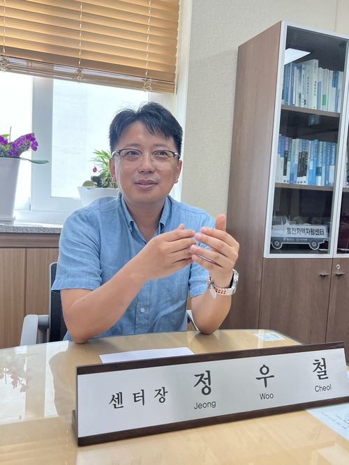 정우철 울진지역자활센터장 인터뷰 모습.<원형래기자>