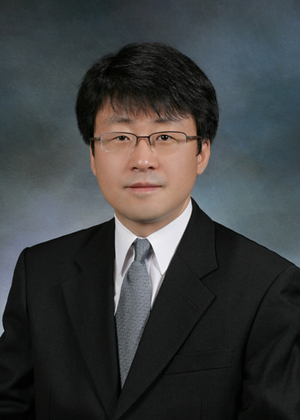 유철균 경북연구원장