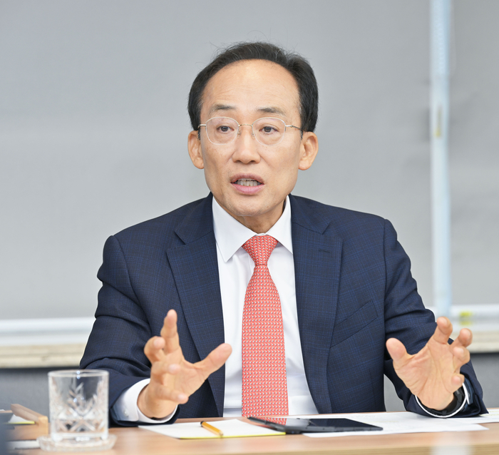 추경호 대구시장이 취임 후 첫 도시락 간부회의를 주재하며 주요 현안과 시정 운영 방향을 논의하고 있다.<대구시 제공>