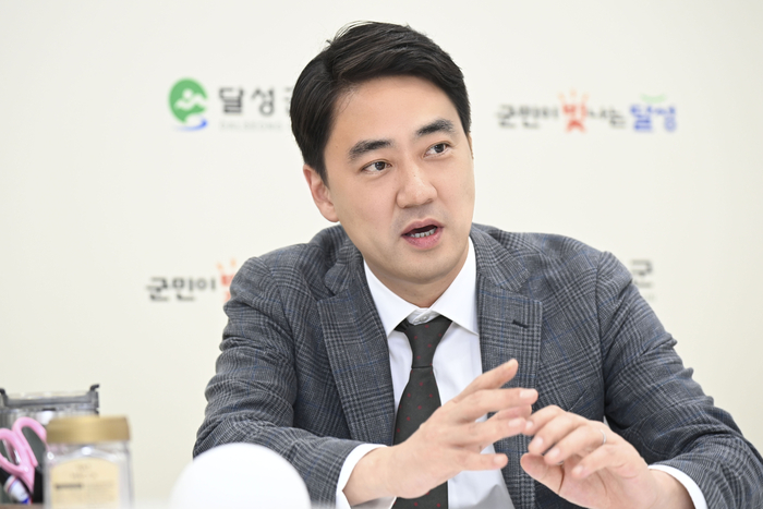 2023년 대구 최초로 법정문화도시로 지정된 달성군은 올해 4년차를 맞았다. 4일 영남일보와 만난 최재훈 달성군수는 국비 사업이 종료된 후에도 계속해서 새로운 문화가 만들어지는 자생적 구조를 만드는 데 최선을 다할 것이라며 포부를 밝혔다. 달성군 제공