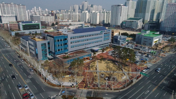 대구 북구청 전경. 대구 북구는 정비 대상 조례를 아직 특정하지 못했으며, 자치법규를 전수 점검하거나 정비하기 위한 별도의 계획도 현재로서는 없다고 밝혔다. <영남일보 DB>