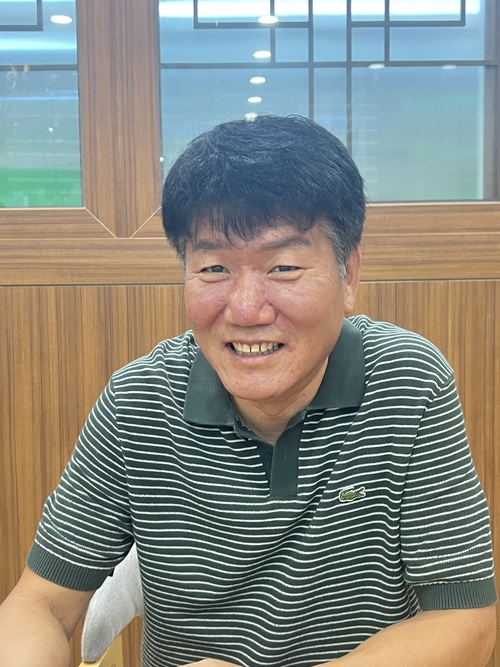 장동윤울진군 이장연합회장 인터뷰 모습.<원형래기자>