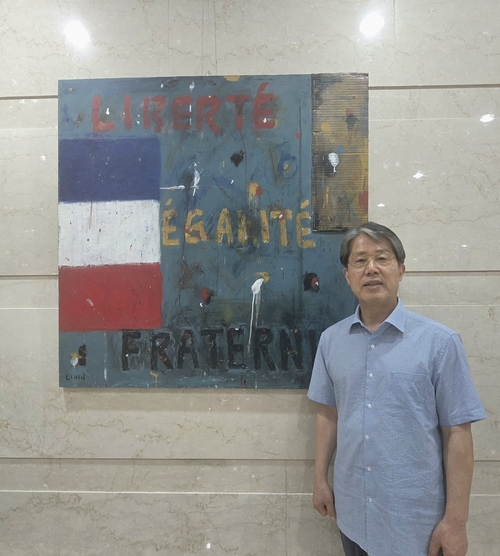 이시형 한국외교협회장이 서울 서초구 한국외교협회 청사에서 고향 의성에 대한 기억을 떠올리고 있다. /김은경 기자