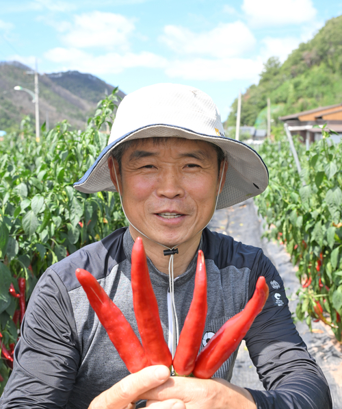 박종준 청송고추GAP사업단장이 청송 고추의 우수성을 이야기하고 있다.