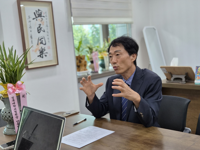 박형룡 더불어민주당 대구시당위원장이 24일 영남일보와 인터뷰를 갖고, 향후 포부를 밝히고 있다. 민주당 대구시당 제공