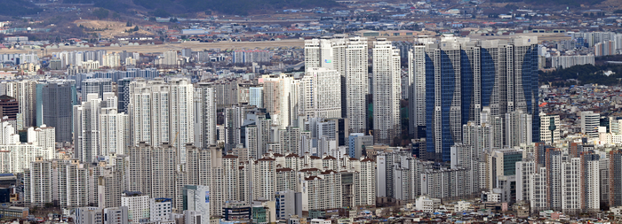 대구 남구 앞산전망대에서 본 아파트 단지들. 영남일보 DB