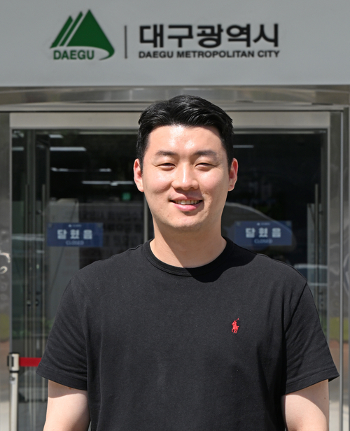 대구 중구 대구시청 동인청사에서 박성민 대구시 청년특보가 청년정책의 방향과 지역 정착 방안을 설명하고 있다. 이윤호 기자