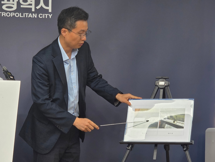 8일 오전 10시30분 대구시청 동인청사에서 허주영 교통국장이 도시철도 3호선 전력공급 장애 경위와 복구 상황을 설명 중이다. 최시웅기자