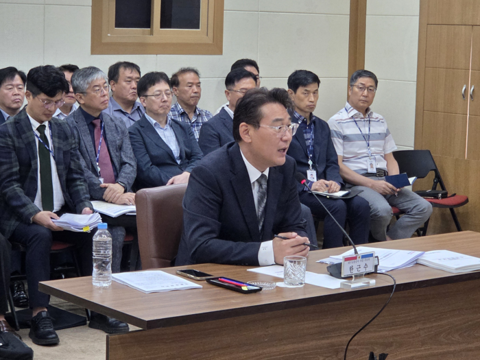 대구교통공사 한근수 사장 후보자가 9일 대구시의회 인사청문회에 참석해 청문위원들의 질문에 답하고 있다. 최시웅기자