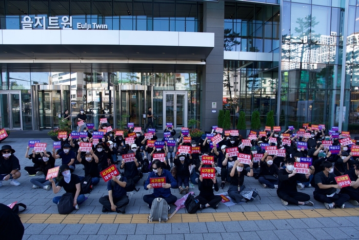 지난 7일 서울 대우건설 본사 앞에서 상경 시위를 벌이고 있는 달서 푸르지오 시그니처 계약자. 독자 제공
