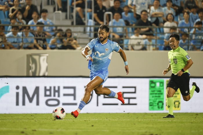 대구FC의 세징야가 공을 몰고 가고 있다. 대구FC 제공
