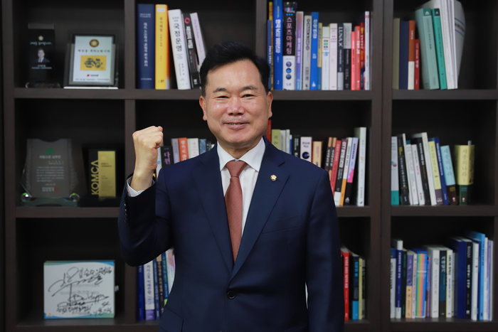 김승수 대구시당위원장이 영남일보와 인터뷰하고 있다. 정재훈 기자