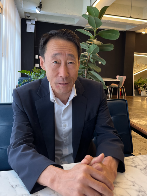 지난 17일 포항시의회 인근  카페에서 만난 박영태 포항시의회 사진담당. 김기태기자