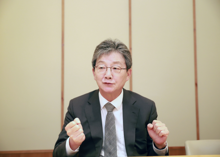 국민의힘 유승민 전 의원이 14일 서울의 한 식당에서 영남일보와 인터뷰를 하고 있다. 정재훈기자
