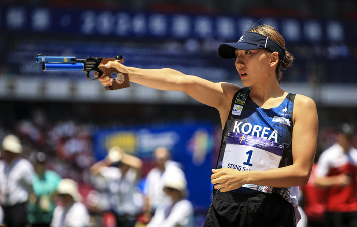 2024 세계선수권 여자 개인전에 출전해 레이저 런(육상+사격) 경기를 진행 중인 성승민. 곽동윤 감독 제공