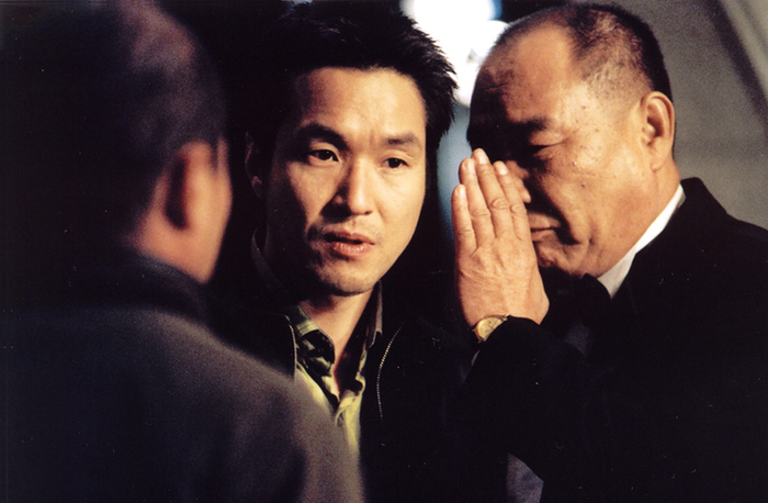 임상수 감독의 영화 그 때 그 사람들(2005)은 상영금지 가처분 신청 끝에 일부 장면을 삭제하는 조건부로 상영된 바 있다. 영화 그 때 그 사람들 스틸컷.