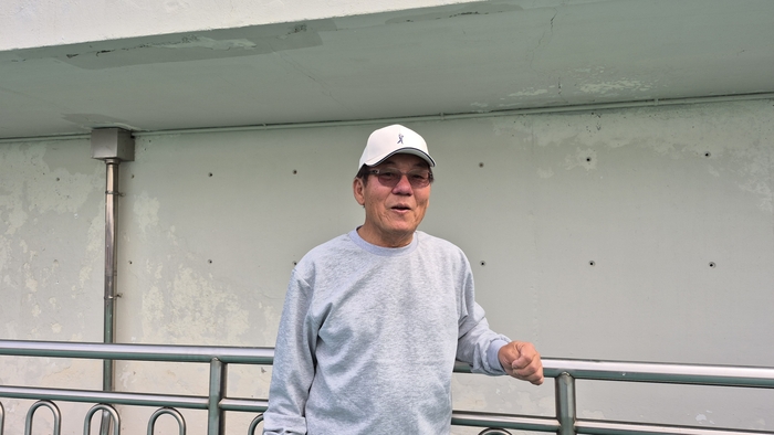서동일 옥산2리 이장이 공성장과 상가에 사람들이 붐비던 시절을 회상하며 2차전지산업단지조성 사업이 신속히 추진됐으면 좋겠다는 이야기를 하고 있다. 이하수기자