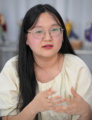 12일 그룹 인터뷰에서 성수민 느린거북이 대표가 대구경북의 정서와 생활권의 동질성에 관해 이야기하고 있다. 이윤호기자
