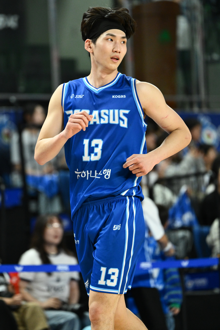 14일 대구실내체육관에서 열린 2026-2027 KCC 프로농구  가스공사와 KT 경기에서 가스공사 김민규가 경기에 나서고 있다. KBL 제공