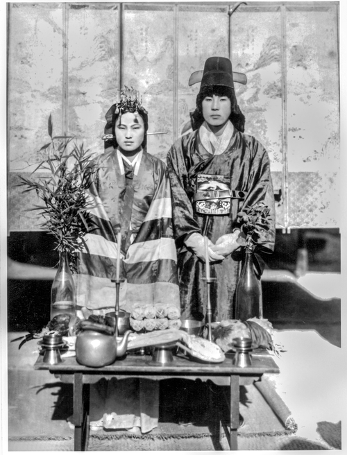 채영희 10월항쟁유족회 초대 회장의 아버지 고(故) 채병기(오른쪽)씨와 어머니. 채영희씨 제공
