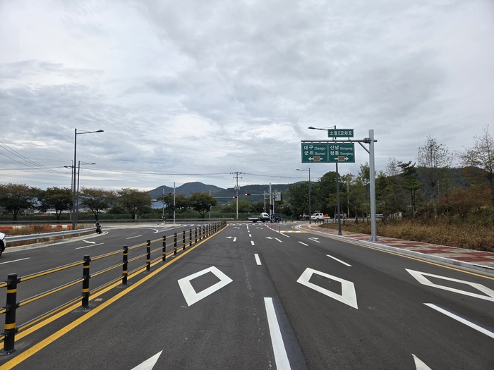 지난 19일부터 우선 개통된 경산지식산업지구 진입도로 지식1교차로~지방도 909호선 2.61㎞ 구간. 경산시 제공
