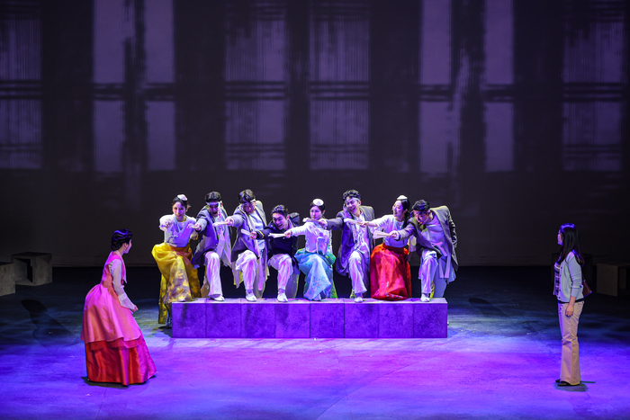 창 음악극 바람꽃 장면.  어울아트센터 제공