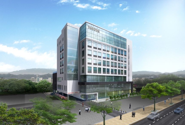 대구 동구에 위치한 강남종합병원은 로봇수술기를 활용한 슬관절 인공관절 치환술로 환자들의 발걸음을 재촉하고 있다. 강남종합병원 제공