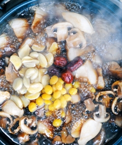 [스토리텔링 2012] 作家 경북음식을 이야기하다 <9> 성석제가 만난 문경 묵조밥과 약돌 돼지