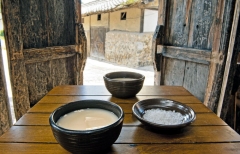 [스토리텔링 2012] 作家 경북음식을 이야기하다 <12> 이상국이 만난 운문사 처진소나무에 공양하는 청도 동곡막걸리