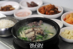 [이춘호 기자의 푸드 블로그] ‘詩 끓이는 국밥집’ 세명식당 신정민