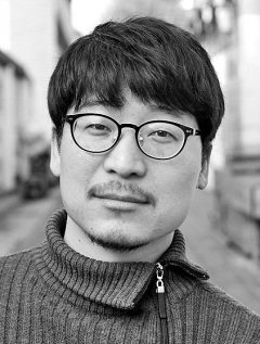 [문화산책] 무소의 뿔처럼 혼자서?