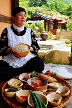 논두렁 새참의 추억 보리밥·나물반찬…영천장 곰탕거리·돔배기 1번지