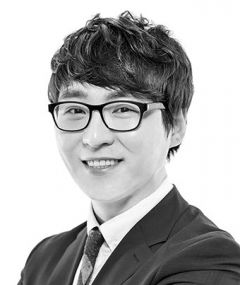 [문화산책] 혼자 하는 법이 없는 뮤지컬 작곡가 로페즈