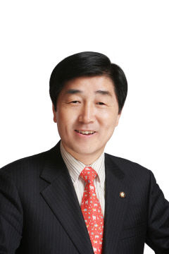 무소속 장윤석 후보, 박형수 후보 사퇴 촉구 성명서 발표