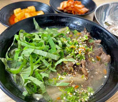 [대구 맛집] 대구 서구 내당칼국수…불향 가득 불고기칼국수와 비빔밥 서비스 '감동'