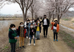 [작은 학교 큰 꿈] 상주 공검초등, 사제동행 아침 걷기·승마…전교생 20여명 