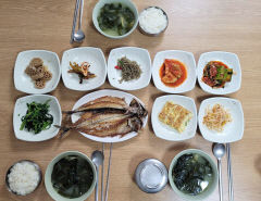 [대구 맛집] 대구 수성구 '봉숙이네'…7천원대 정갈한 밥상, 어머니 손맛 그리운 날 추천