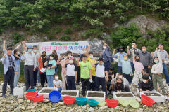 경주시, 산내면 동창천에 어린 다슬기 34만 마리 방류